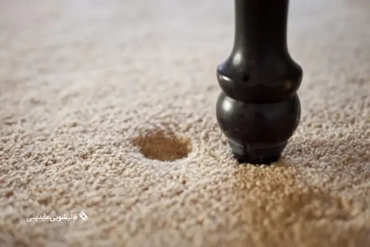 برای رفع کوبیدگی فرش با پایه مبل در منزل چه کنیم؟