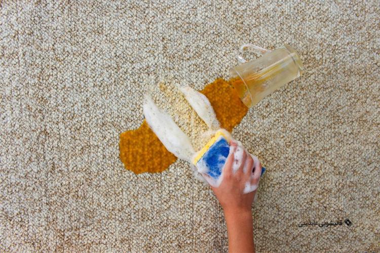 بهترین روش‌های تمیز کردن لکه آبمیوه از روی فرش و قالی